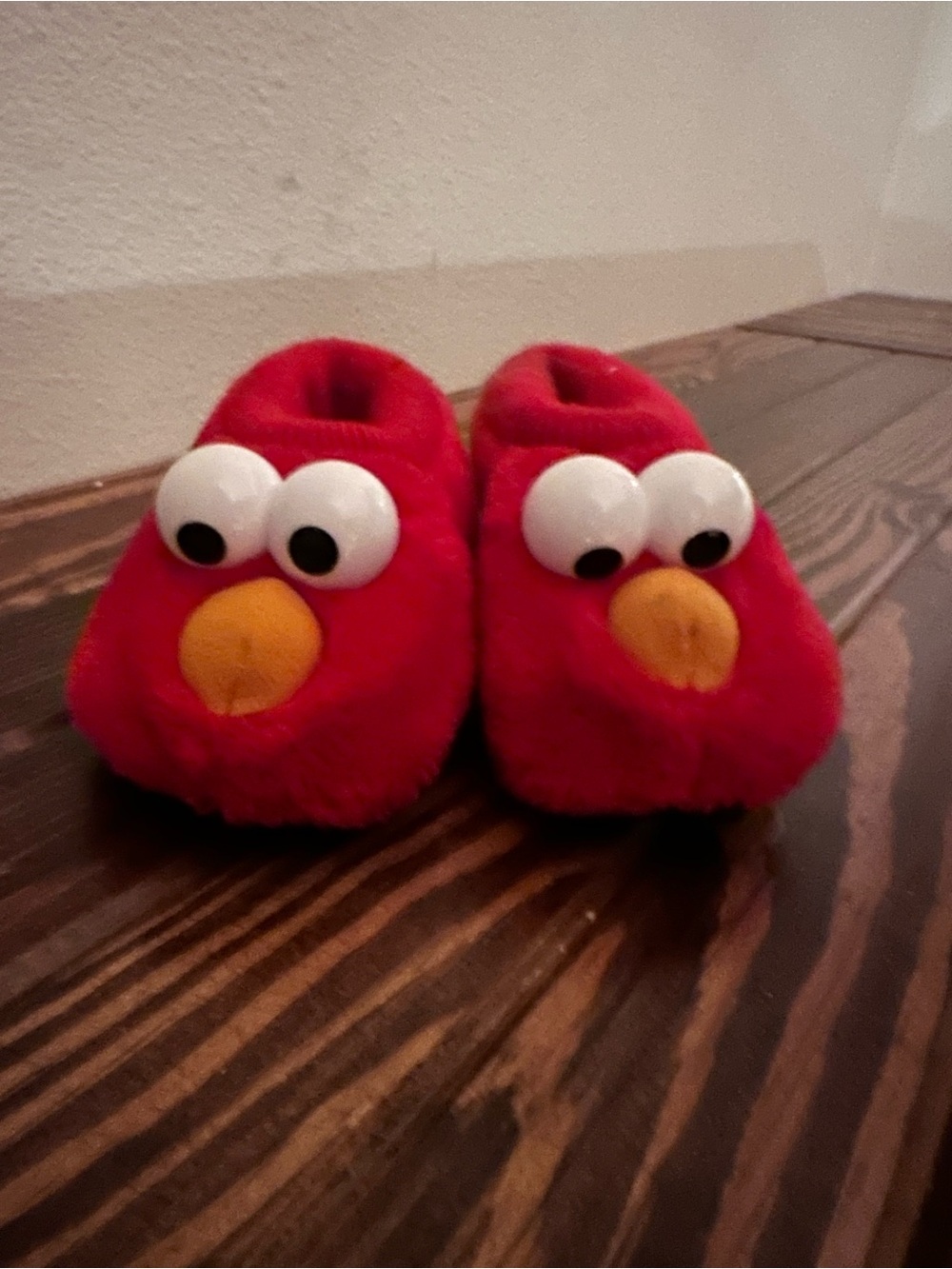 Sesame Street Red Plush Elmo Character Kids Slippers